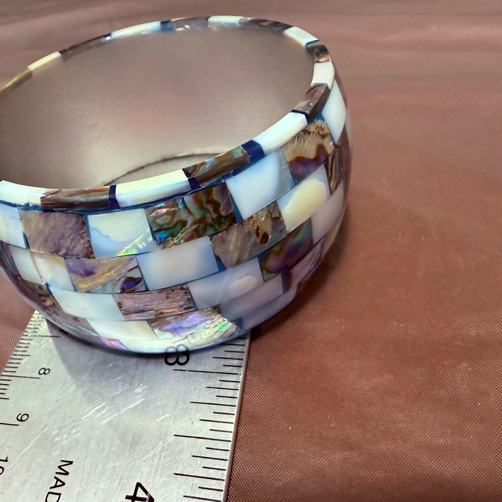 Vintage Mother of Pearl White/Black 1” Wide Mosaic Bangle Bracelet - Picture 5 of 8